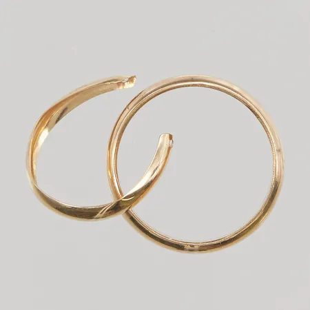 Diverse guld, defekt/gravyr, 18K 5,9g.