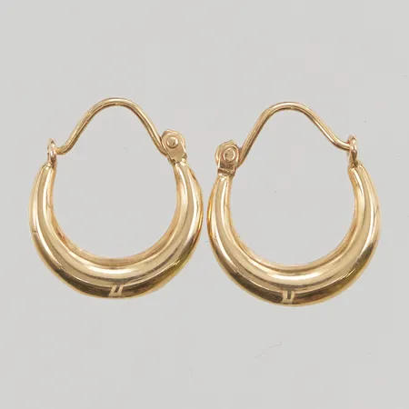 Ett par örhängen creoler, 5mm, 18K 1,0g.