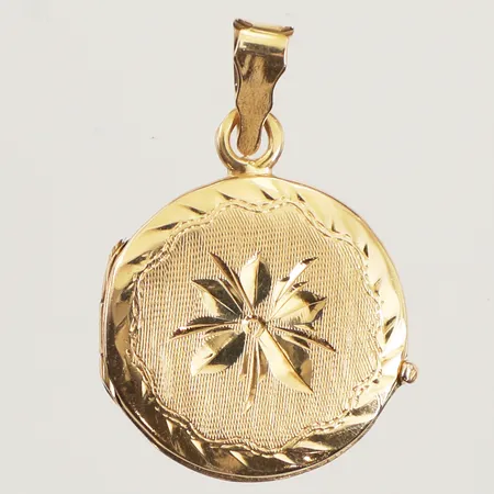 Hänge medaljong, längd 26,5mm inklusive ögla, bredd 19mm, 18K  Vikt: 3,4 g