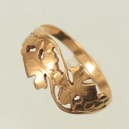 Ring med löv stl 16, bredd 2-8mm, 14K, 1,7g Vikt: 1,7 g