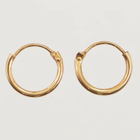 Ett par örhängen, defekta lås, 18K Vikt: 0,3 g