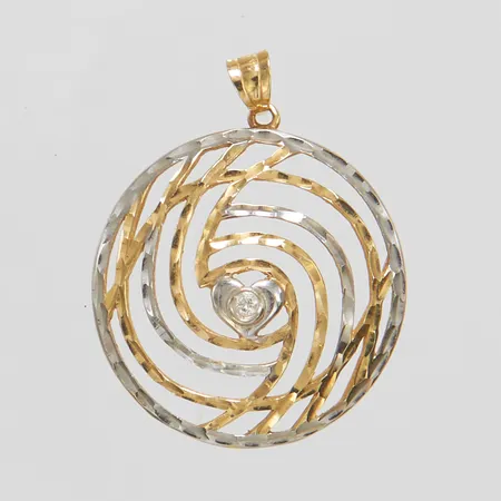 Hänge med diamant 1 x ca 0,03ct, längd ca 30mm inkl ögla, bredd 25mm, tvåfärgad, bucklig, 14K Vikt: 3,2 g