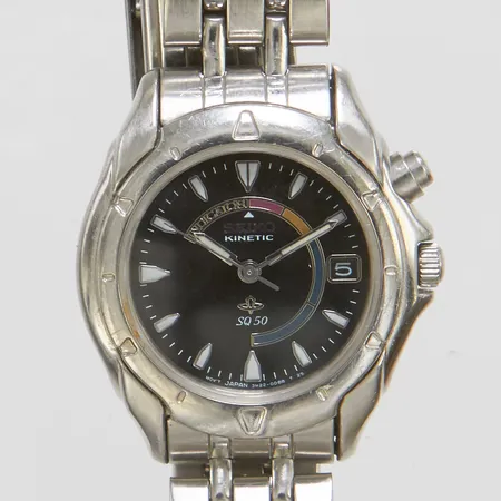 Armbandsur Seiko Kinetic SQ50, stål, 31mm, quartz, refnr 3M22-0C10, snr 503748, datum, stållänk, viklås, slapplänk samt repig, inga tillbehör.  Vikt: 0 g