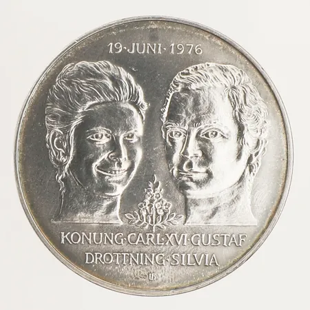 Minnesmynt Bröllopet mellan Konung Carl XVI Gustaf och Drottning Silvia, 19 juni 1976, 50kr, Ø36mm, 925/1000 silver  Vikt: 27,1 g