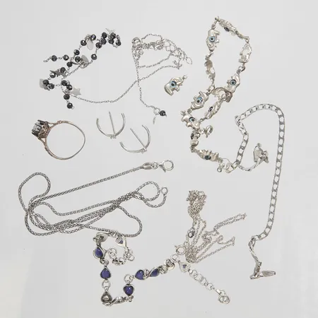 Diverse silver, defekta, 925/1000 silver, bruttovikt: 19,2g.