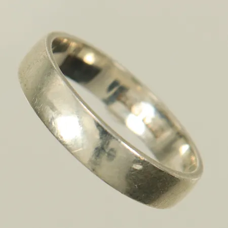 Slät ring, stl 17½, bredd 4mm, repig, Silver 925/1000, 2,8g Vikt: 2,8 g