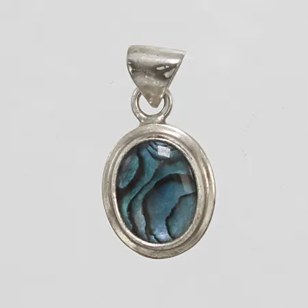 Hänge med abaloneskal, längd ca 20mm inkl ögla, bredd 11mm, 925/1000 silver Vikt: 1,9 g