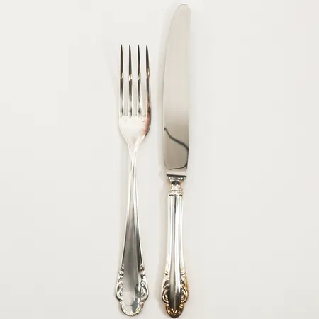 Kniv och gaffel, modell: Haga, ca 18-21,5cm, blad i stål, 830/1000 silver Vikt: 94,5 g