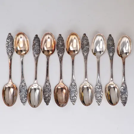 24 Skedar med mönster, längd 11,5cm, olika modeller, silver 830/1000 Vikt: 231,8 g