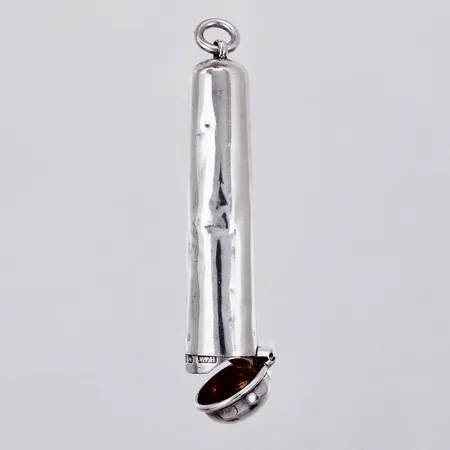 Suetui engelska stämplar längd: ca 7,5cm bredd: ca 14mm, bucklig, 925/1000 silver Vikt: 10,7 g