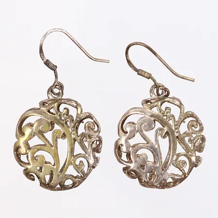 Ett par örhängen med genombruten dekor Ø19mm, silver 925/1000 Vikt: 5,8 g