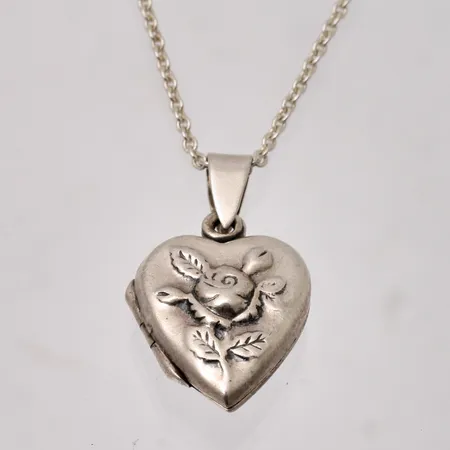  Medaljong/fotogömma med kedja i silver, mått 15,5x24,5, 925/1000, kedja, 40-45cm, Ankarlänk, bredd 1,5mm, 925/1000, vikt 5,57g.