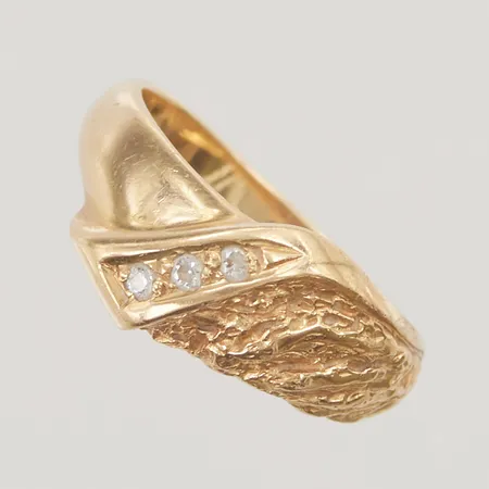 Ring Ø17, bredd:10mm, vita stenar, 18K 5,0g.