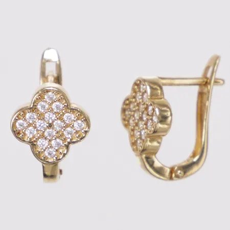 Ett par örhängen med vita stenar, längd 12mm, bredd 8,8mm, 14K Vikt: 2 g