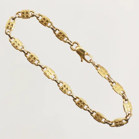 Armband, längd 15cm, bredd 3,8mm, 18K  Vikt: 5,1 g