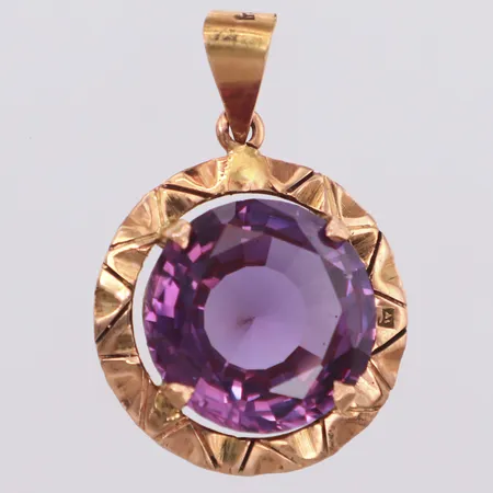 Hänge med lila sten, längd 30,4mm, bredd 19,8mm, arabiska stämplar, 12K Vikt: 4,7 g