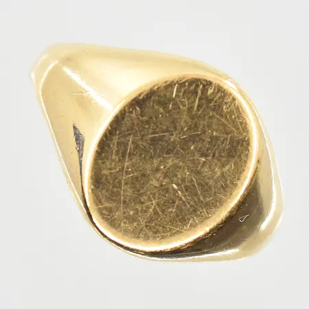 Klackring, stl 19¼, bredd 3-14 mm, 18K. Vikt: 4 g