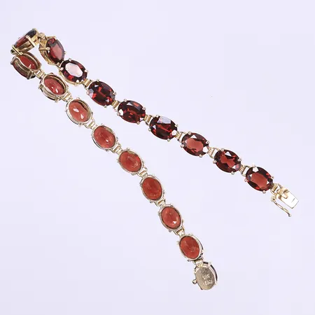 Armband med röda stenar 18cm bredd 6mm 14K Bruttovikt: 12,8g 