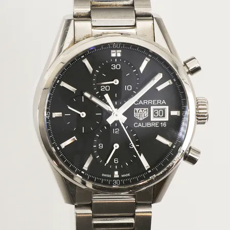 Herrur Tag Heuer Carrera Calibre 16, stål, automatisk, 42mm, refnr CBK2110, serienr RTU1299, kronograf, glasbaksida, datum, stållänk ca 18cm, repor, extra länkbitar, garantikort, box, ytterkartong. 
