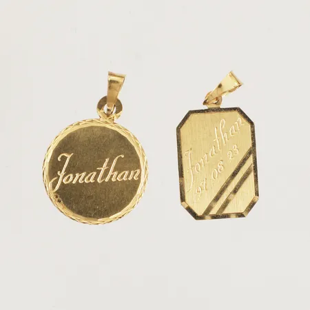 Tre hängen, graverade, 18K  Vikt: 2,9 g