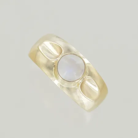 Ring med månsten, Ø 18 mm, bredd 8,4 mm, 18K Vikt: 2,8 g