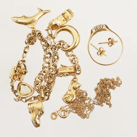 Diverse guld, defekt, graverat, 18K Vikt: 19,3 g