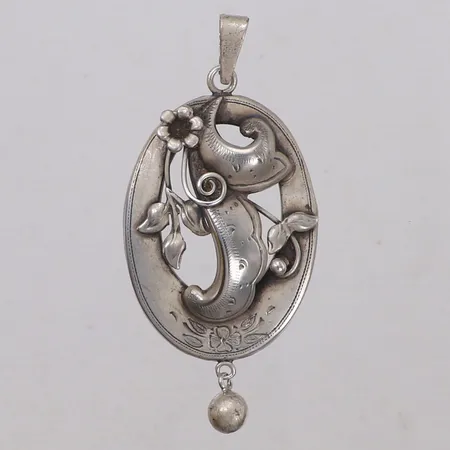 Hänge med floral dekor, längd 60mm, bredd 27,9mm, Ge-Kå-Smycken G Kaplan, år 1948, silver 830/1000 Vikt: 6,3 g