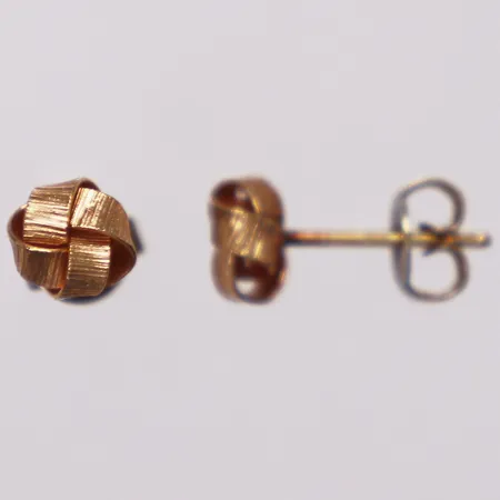 Ett par örhängen, Ø6,5mm, missfärgad, 14K Vikt: 1,3 g