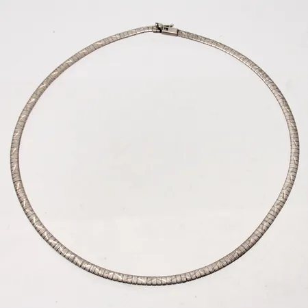 Kedja i silver, 42,5cm, bredd 4,2mm, 835/1000, vikt 19,04g.