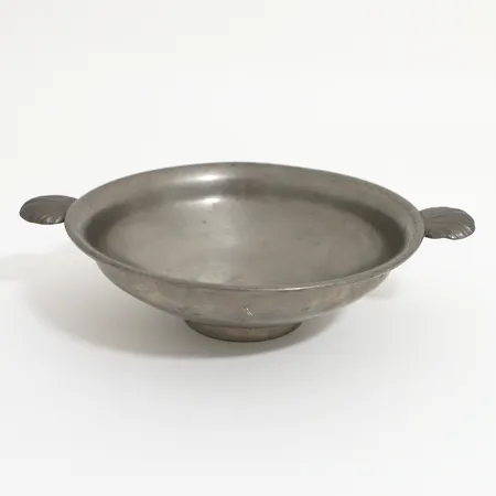 Skål Firma Svenskt Tenn, snäckformade hänklar, Ø20,5cm