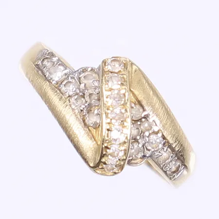 Ring med vita stenar stl 18¼ bredd 3-11mm 14K  Vikt: 2,5 g