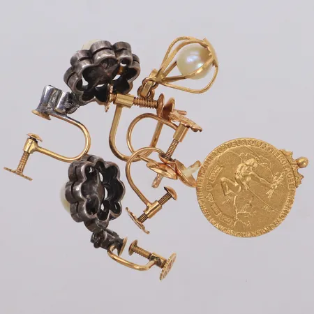 Diverse guld, stenar, defekt, del i silver, 18K  Vikt: 12,4 g