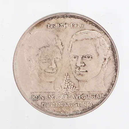Minnesmynt 50kr Bröllopet mellan Konung Carl XVI Gustaf och Drottning Silvia, 19 juni 1976,  silver 925/1000 Vikt: 27 g