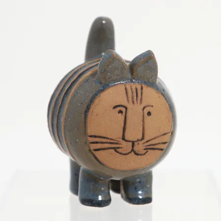 Figurin Lisa Larsson "Katt", stengods, ur serien Menageri, höjd 10cm, längd 6mm, Gustavsberg, etikettmärkt