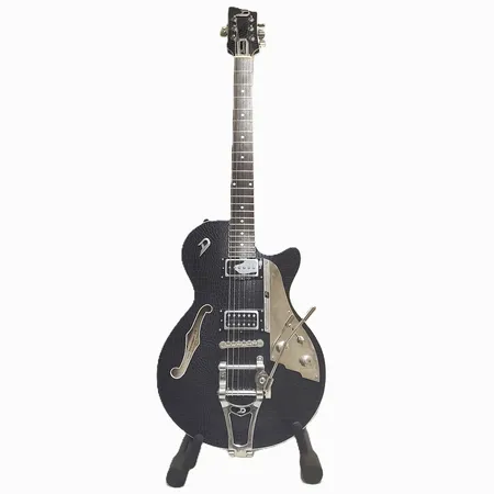 Elgitarr Duesenberg Starplayer TV Outlaw Black Alligator Tolex, Rosewood/lönn, Deluxe Tremola, serienr 075172, datum 14.06.2007, hårt fodral. Vikt: 0 g Skickas med postpaket.