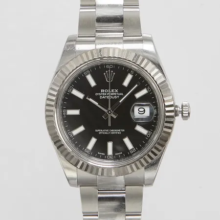 Herrur Rolex Datejust II, stål, automatisk, 41mm, refnr 116334, snr R45K5063, Cal. 3136, verknr M552C212, boettnr 2410, safirglas, datum, vitguldsring, oysterlänk ref 72210A samt rubber B gummiband, viklås, certifikat daterat 09.06.17, box, yetterkartong. Vikt: 0 g