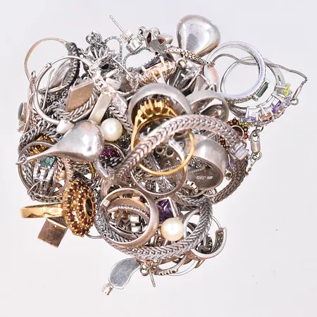 Diverse silver, 830/1000. Vikt: 223 g