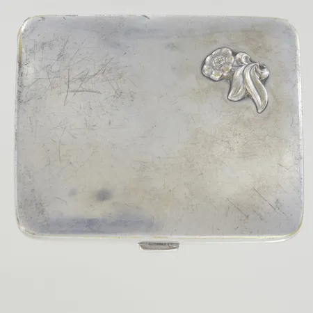 Cigarettetui, 7,5x 6 cm, små bucklor repor, Alp