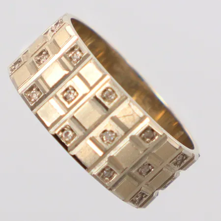 Ring vitguld stl:19 bredd 8,8mm 18k Vikt: 7,1 g