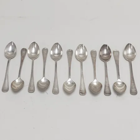 10 Skedar längd ca 10,5cm, 830/1000 silver Vikt: 127,5g Vikt: 127,5 g