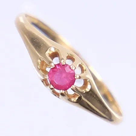 Ring med röd sten stl: 17½ bredd 2-5mm svenska stämplar Göteborg 1958 18K Vikt: 1,3 g