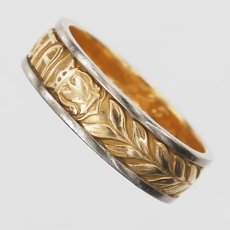 Ring tvåfärgad stl:18¾, bredd 6mm, gravyr, 18K Vikt: 7,6 g