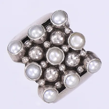 Ring Guldfynd med pärlor stl:18 bredd 8-18mm silver 925/1000 Vikt: 12,3 g