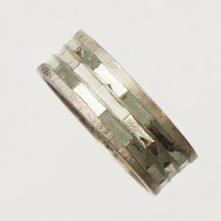 Ring med mönsterdekor stl:16¼ bredd 6,2mm 925/1000 silver  Vikt: 1,9 g