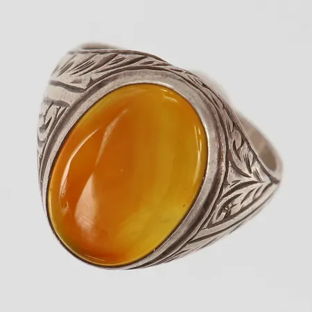 Ring med gul/brun sten stl:19 bredd 3,5-18,5mm silver 925/1000 Vikt: 5,9 g