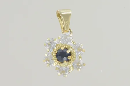 Hänge med stenar längd 2 cm bredd 1 cm, 14K Vikt: 1,3 g