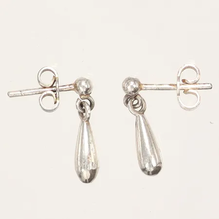 Ett par Örhängen droppformade 3x16mm silver 835/1000 Vikt: 2,2 g