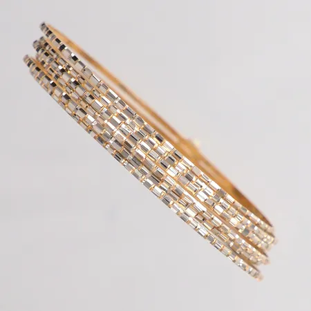 6 stela armband 2 färgade stl: Ø58mm, bredd 1,3mm 18k Vikt: 16,6 g
