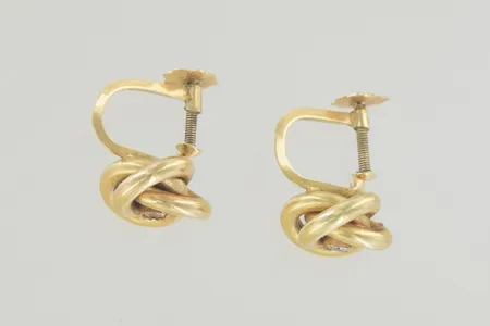 Ett par örhängen med sten bredd 10 mm, 18K 2,9 gr Vikt: 2,9 g