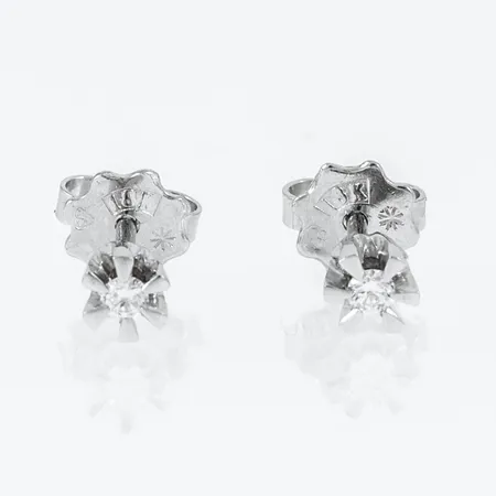 Örhängen Stjärnringen Galaxia med 2 x 0,03ct Tw/Luppren-vvs briljantslipade diamanter, Ø4mm, vitguld 18K 1,0g. 